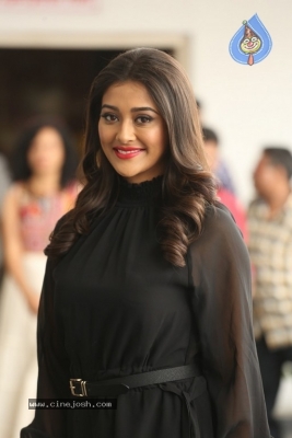 Pooja Jhaveri Stills - 17 of 21