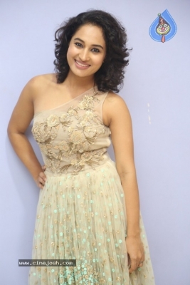 Pooja New Photos - 17 of 33