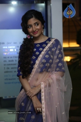 Poonam Kaur Photos - 4 of 29