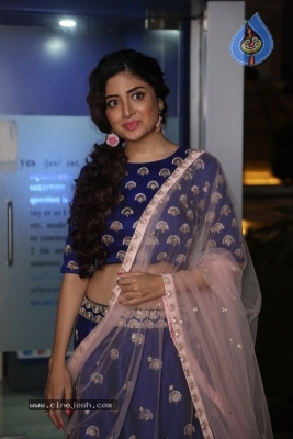 Poonam Kaur Photos - 16 of 29