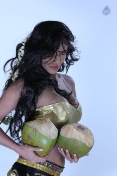 Poonam Pandey Photos - 20 of 39