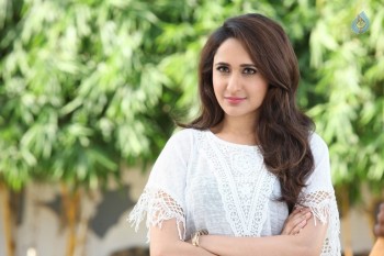 Pragya Jaiswal Stills in Gunturodu Movie - 11 of 21