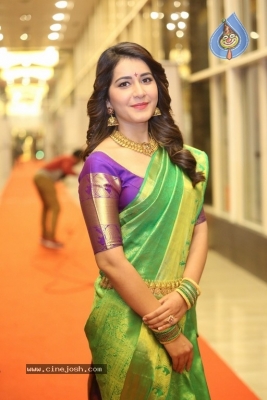 Raashi Khanna Gallery - 5 of 38