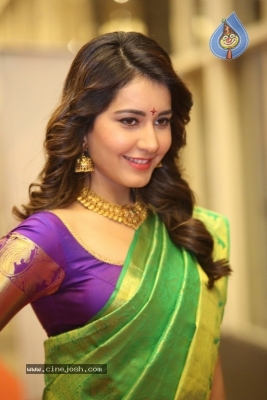 Raashi Khanna Gallery - 9 of 38