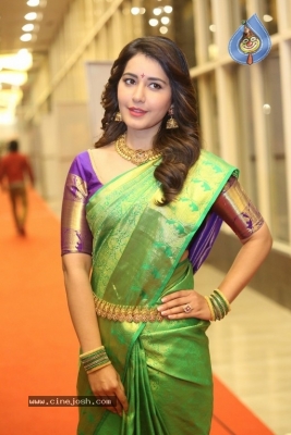 Raashi Khanna Gallery - 15 of 38