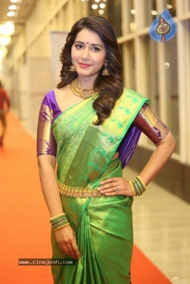 Raashi Khanna Gallery - 39 of 38