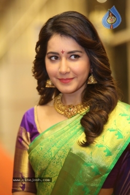 Raashi Khanna Gallery - 25 of 38