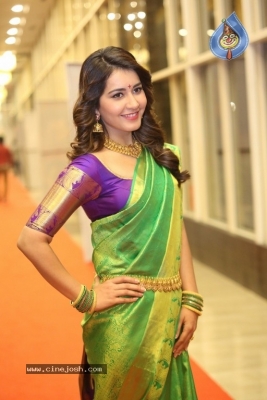 Raashi Khanna Gallery - 27 of 38