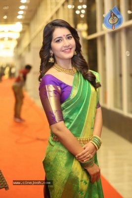 Raashi Khanna Gallery - 35 of 38