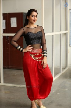 Raashi Khanna Latest Gallery - 2 of 21