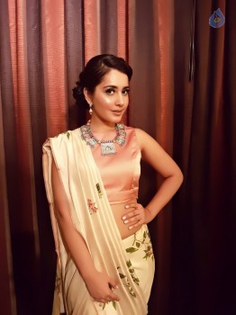 Raashi Khanna New Pics - 6 of 11