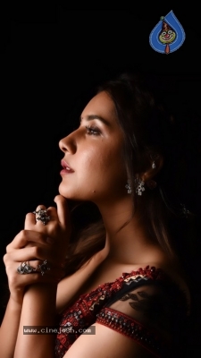 Raashi Khanna Photos - 2 of 10
