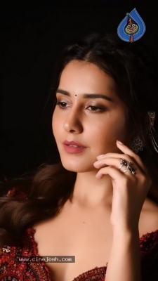 Raashi Khanna Photos - 4 of 10