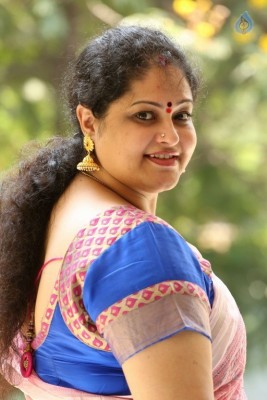 Raasi Latest Gallery - 9 of 34
