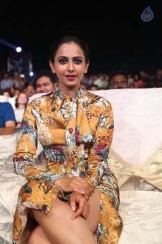 Rakul Preet at Dhruva Pre Release Function  - 20 of 38