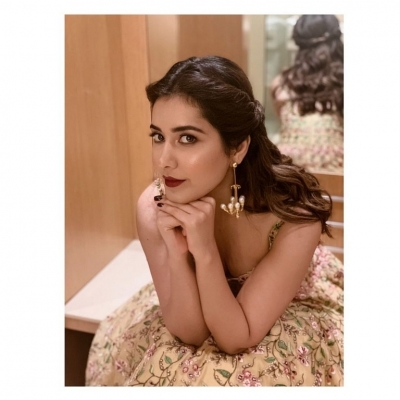 Rashi Khanna Photos - 3 of 8