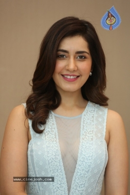 Rashi Khanna Stills - 7 of 21