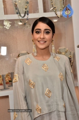 Regina Cassandra Gallery - 34 of 63