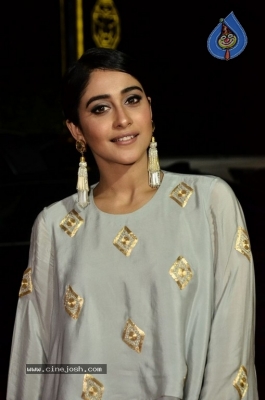 Regina Cassandra Gallery - 15 of 63