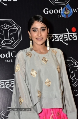 Regina Cassandra Gallery - 17 of 63