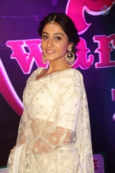 Regina Cassandra Images - 16 of 47