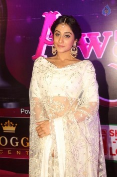 Regina Cassandra Images - 20 of 47