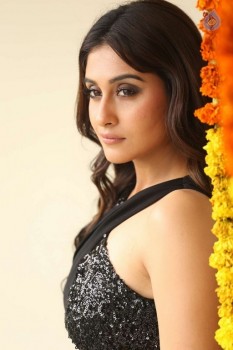 Regina Cassandra Images - 20 of 48