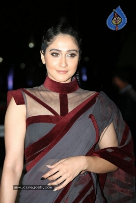 Regina Cassandra Images - 2 of 16