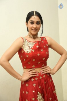 Regina Cassandra Photos - 40 of 41