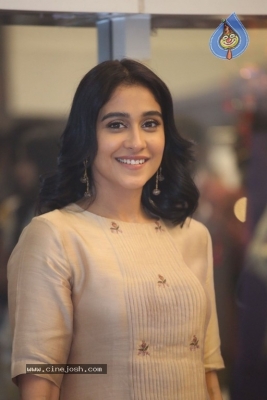 Regina Cassandra Photos - 21 of 21