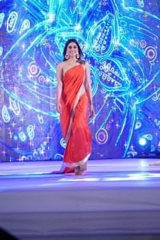 Regina Cassandra Photos - 11 of 32