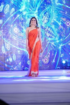 Regina Cassandra Photos - 16 of 32