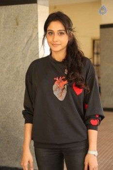 Regina Cassandra Photos - 34 of 59