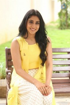 Regina Cassandra Photos - 44 of 61