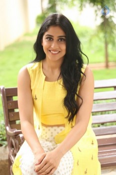 Regina Cassandra Photos - 26 of 61