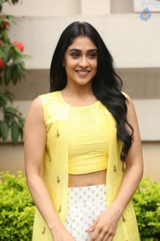 Regina Cassandra Photos - 35 of 61