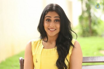 Regina Cassandra Photos - 29 of 61