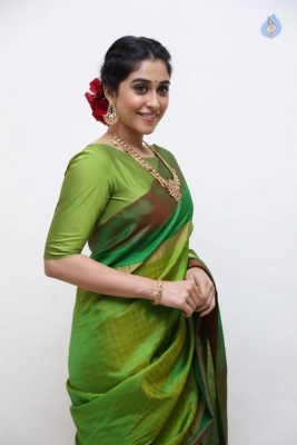 Regina Cassandra Photos - 20 of 37