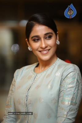 Regina Cassandra Photos - 4 of 17