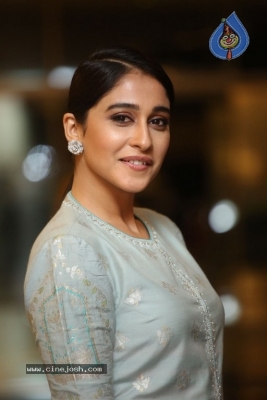 Regina Cassandra Photos - 13 of 17