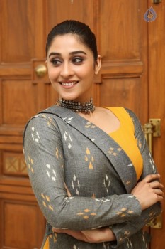 Regina Cassandra Photos - 19 of 28