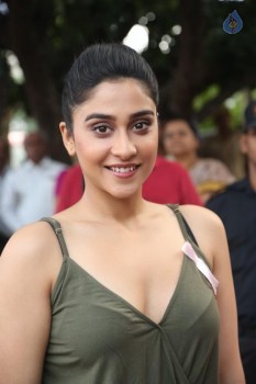 Regina Cassandra Pics - 16 of 40