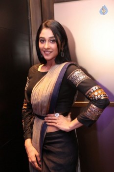 Regina Cassandra Pics - 15 of 36