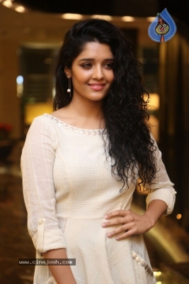 Ritika Singh Gallery - 2 of 28