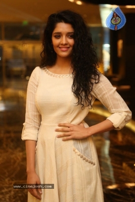 Ritika Singh Gallery - 3 of 28