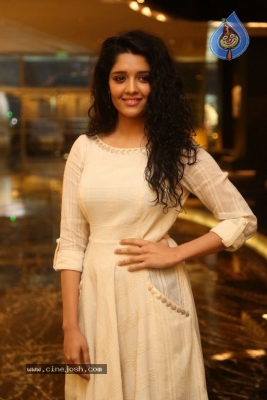 Ritika Singh Gallery - 7 of 28