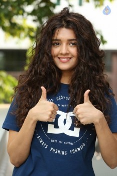 Ritika Singh Latest Photos - 17 of 34