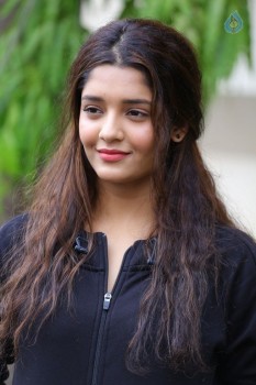 Ritika Singh New Gallery - 7 of 37