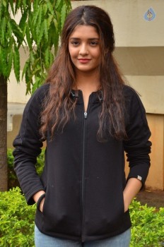 Ritika Singh New Gallery - 11 of 37