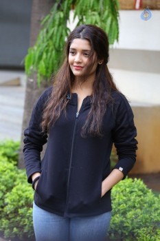 Ritika Singh New Gallery - 13 of 37